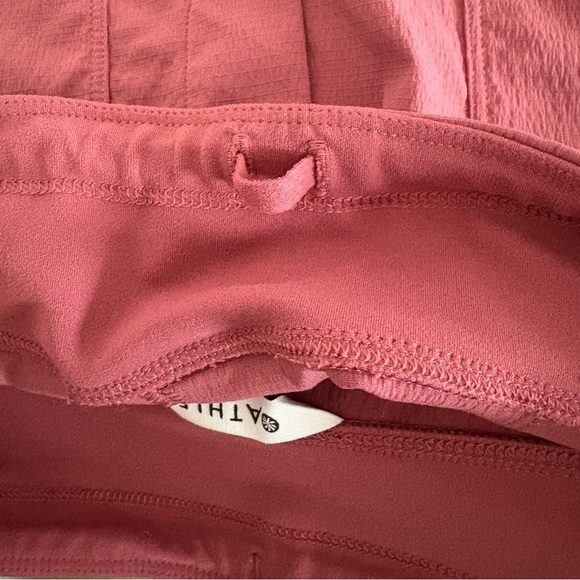Athleta Trekkie North Mid Rise Bermuda Short Berry Rose Size 4 - Picture 9 of 14